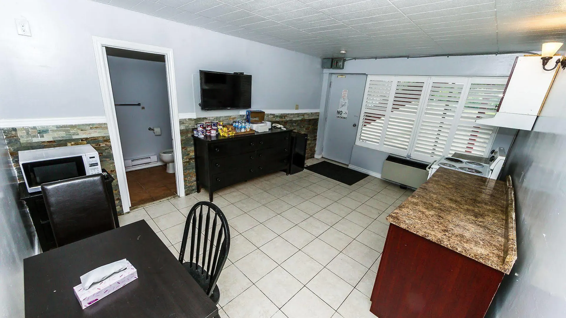 New Plaza Motel Toronto