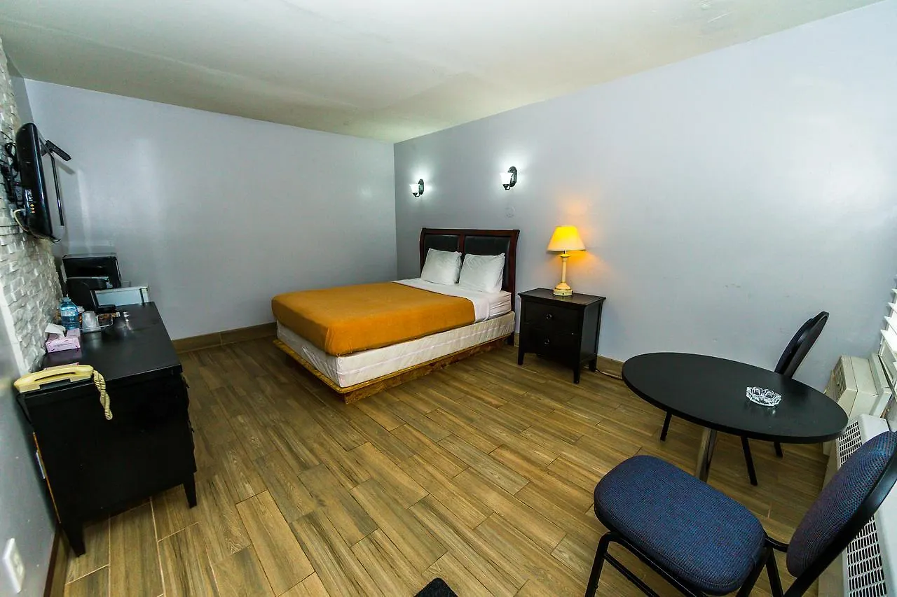 New Plaza Motel Toronto