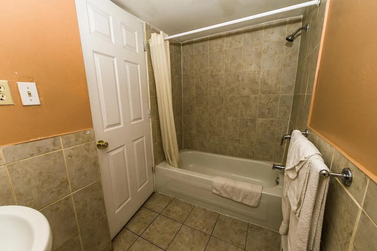 New Plaza Motel Toronto 2*,  Canada