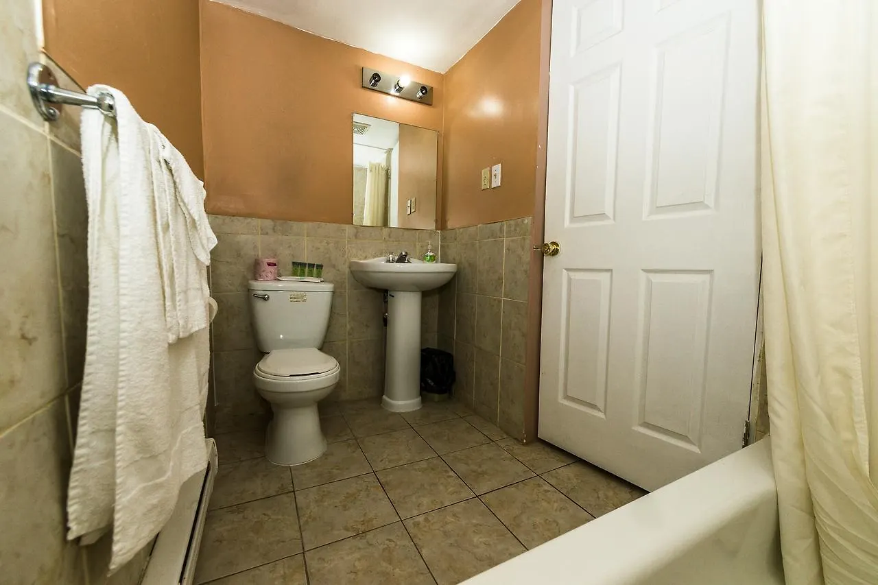 New Plaza Motel Toronto