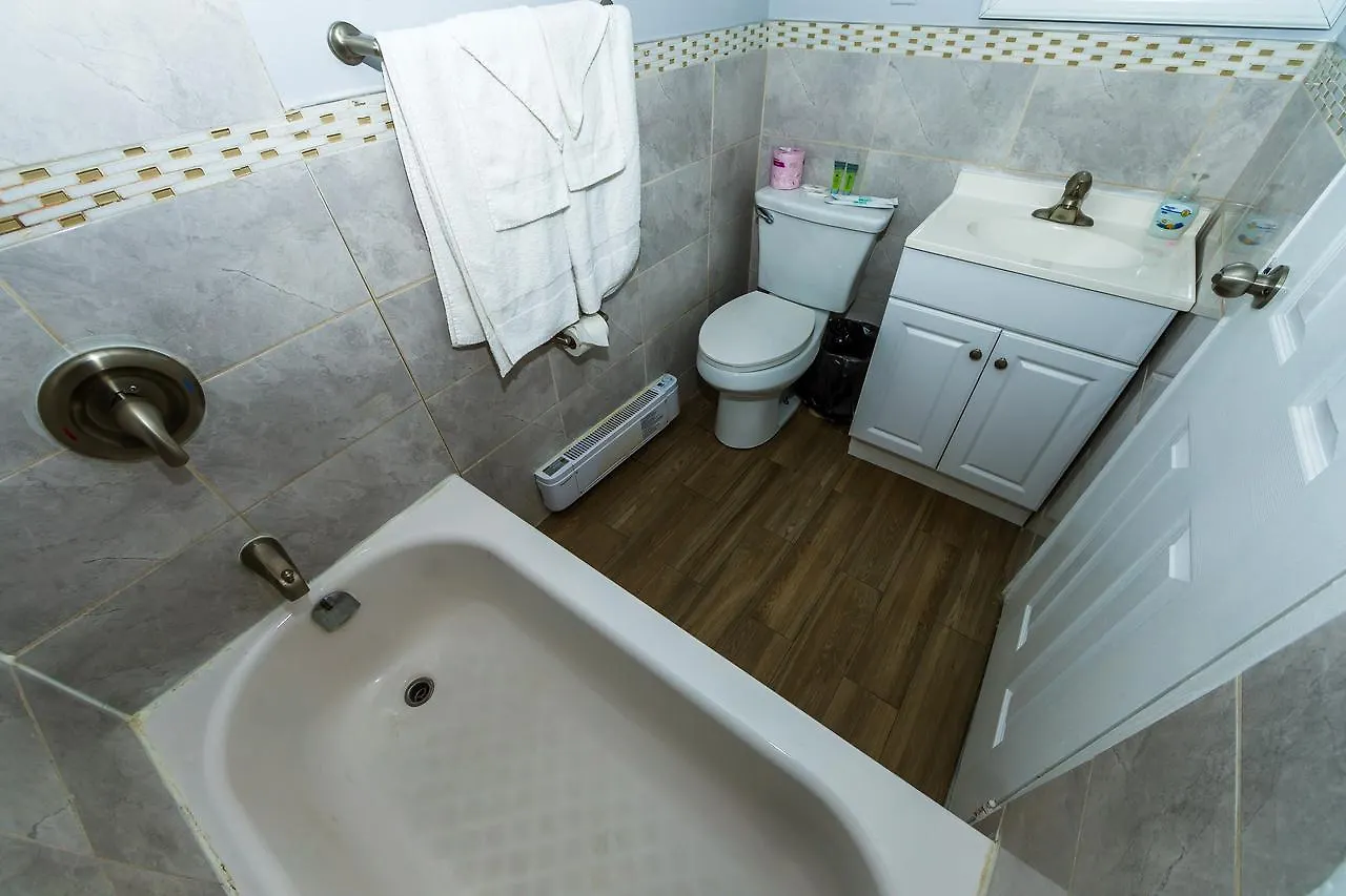 New Plaza Motel Toronto Canada